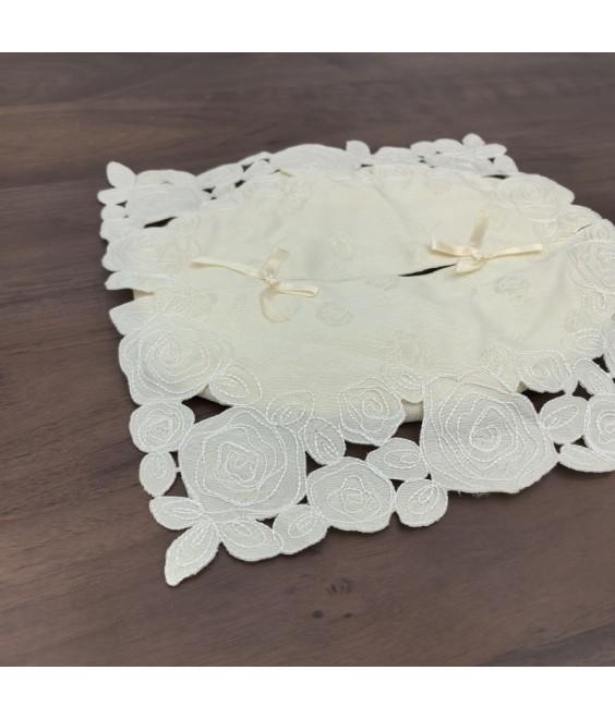 White Fabric Tissue Box Cover，Embroidered Jacquard Linen Tissue Holder