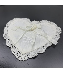 Heart Shaped Table Placemats, Court Style Embroidered Doilies Cup Mat，Small Size