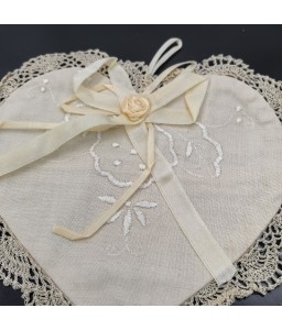 Heart Shaped Table Placemats, Court Style Embroidered Doilies Cup Mat