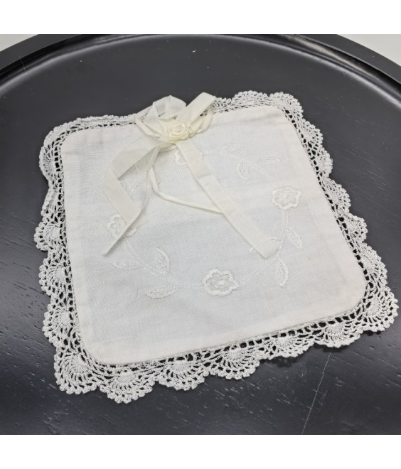 Square Table Placemats, Court Style Embroidered Doilies Cup Mat，Small Size
