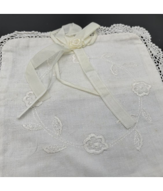Square Table Placemats, Court Style Embroidered Doilies Cup Mat，Small Size