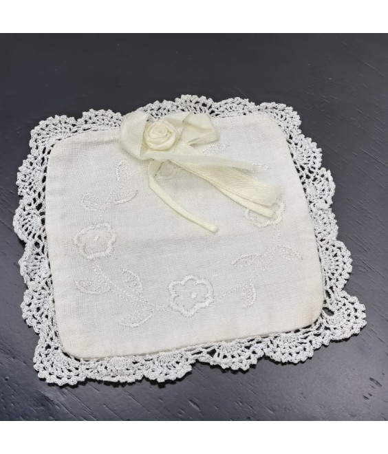 Square Table Placemats, Court Style Embroidered Doilies Cup Mat