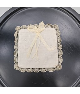 Square Table Placemats, Court Style Embroidered Doilies Cup Mat，Small Size