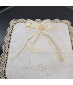 Square Table Placemats, Court Style Embroidered Doilies Cup Mat，Small Size