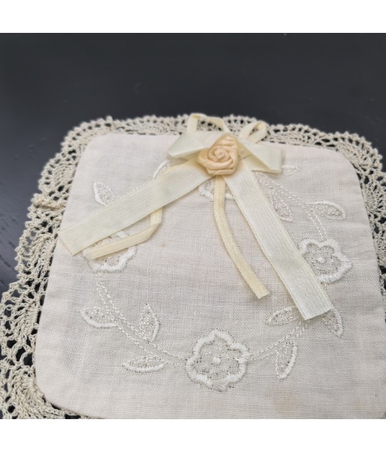 Square Table Placemats, Court Style Embroidered Doilies Cup Mat