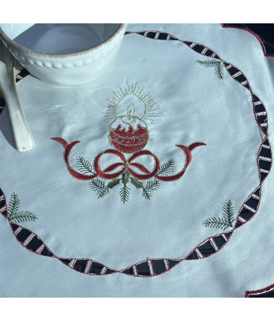Round Table Placemats, Christmas Embroidered Doilies Cup Mat