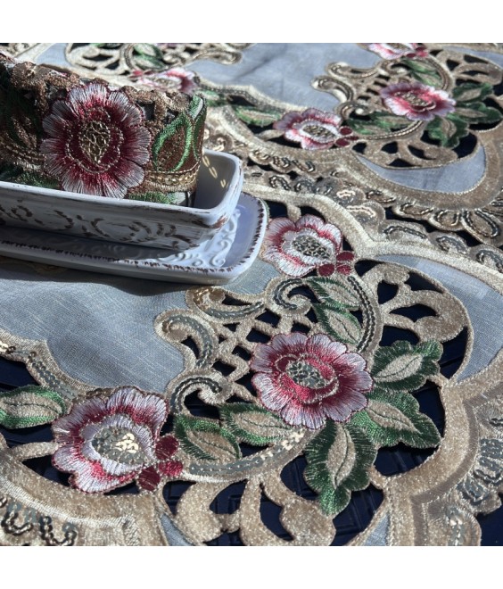 Rectangular Table Placemats, Euro Style Embroidered Doilies Vase Mat