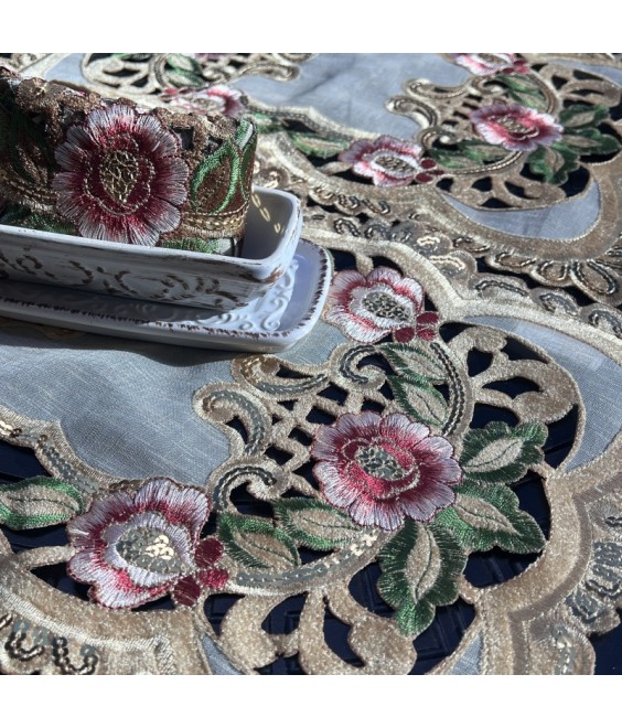 Rectangular Table Placemats, Euro Style Embroidered Doilies Vase Mat