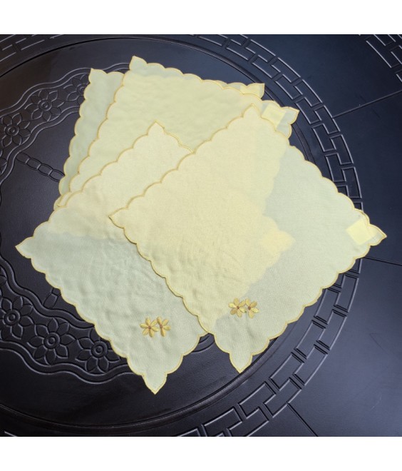 Square Lace Doilies,Yellow Floral Cutwork Embroidered Placemats Vase Pads